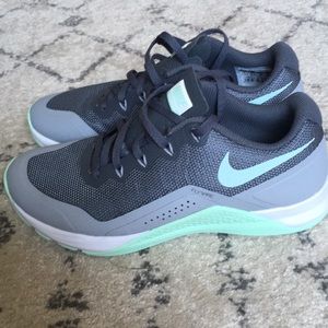 Size 7 Nike Training Shoes